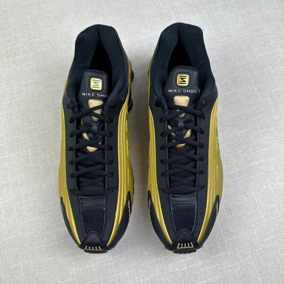 ? Nike Shox R4 \